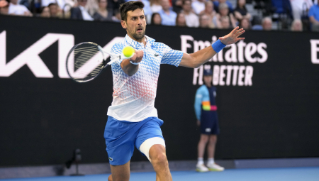 NOVAKOV NAPITAK GLAVNA TEMA U AUSTRALIJI Svi se pitaju šta je to što fizioteraput daje Đokoviću u toku mečeva