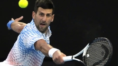 ŠTO TAKO NOVAČE? Jedan potez Đokovića šokirao je legende, tvrde da ovo nije smeo da uradi