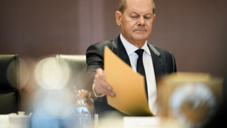 NIT' SMRDI, NIT' MIRIŠE! Šolc ODBIO da odgovori hoće li Nemačka hapsiti Netanjahua ako MKS izda nalog!