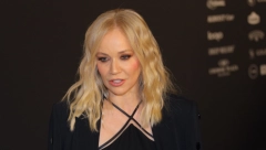 CRNA HALJINA SA GOLIM LEĐIMA I BOKOVIMA Jelena Rozga žari i pali na večerašnjem MAC-U, progovorila i o zdravstvenom problemu! (FOTO/VIDEO)