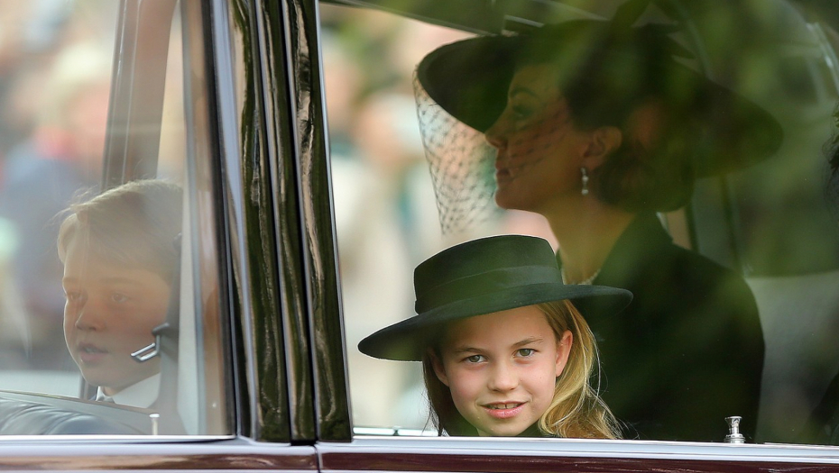 KRALJ ĆE DA REŠI NJENU SUDBINU Kejt i Vilijam neće dozvoliti da mala Šarlot pati