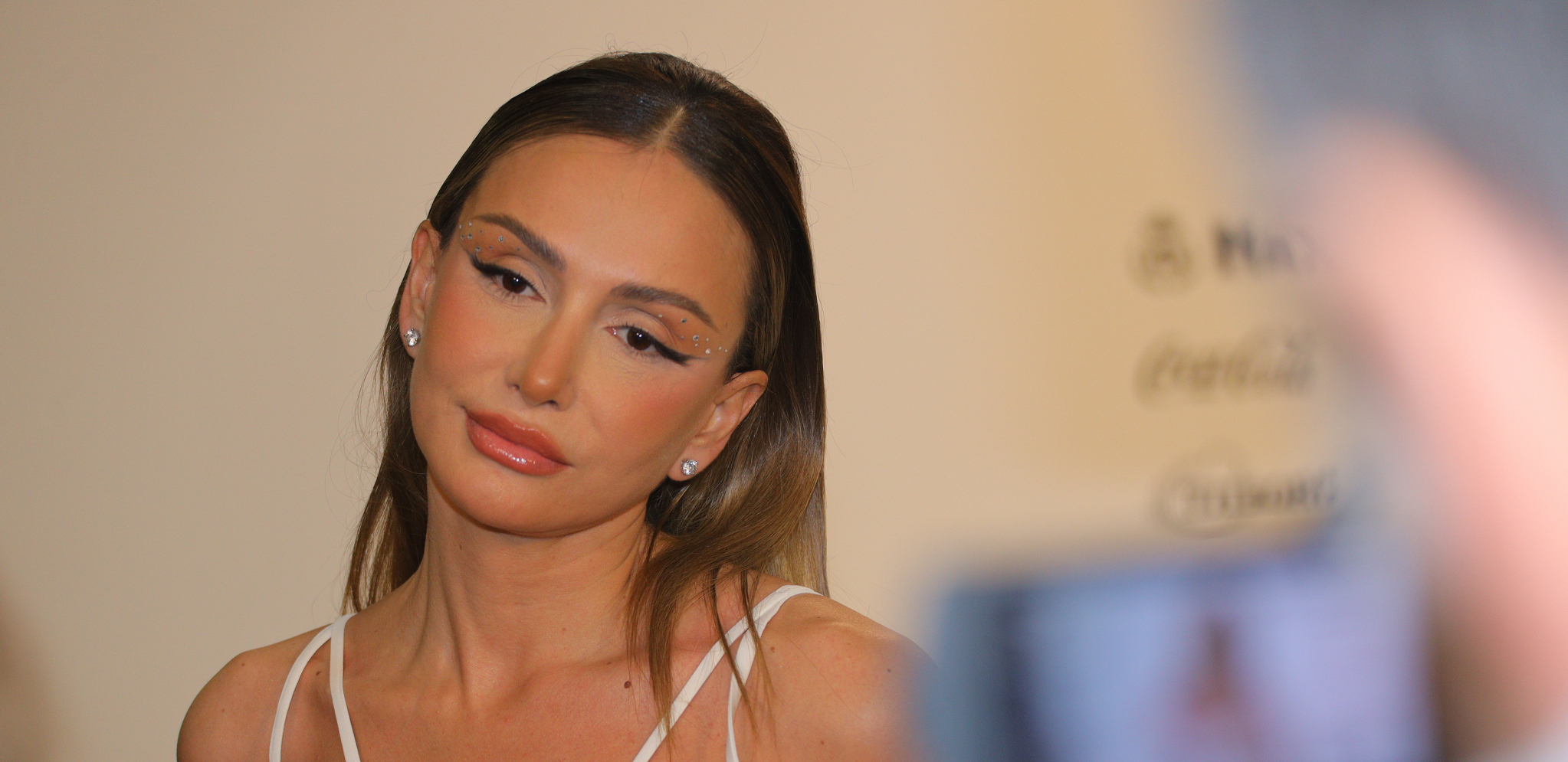 RODITELJSTVO Emina Jahović progovorila o vaspitavanju sinova pa priznala "STALNO LAŽEM DECU"