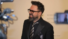 PETAR GRAŠO UJEO OBOŽAVATELJKU ZA NOGU  Skandalozni snimak zapalio društvene mreže "ŠTA JE NAPRAVIO I ZAŠTO" (VIDEO)