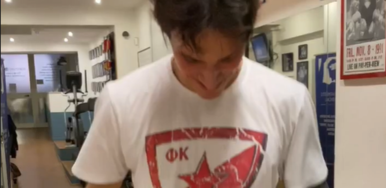 MIHIN SIN ODUŠEVIO "ZVEZDAŠE" Čuveni dres je tu, a jedan detalj je posebno emotivan (FOTO)