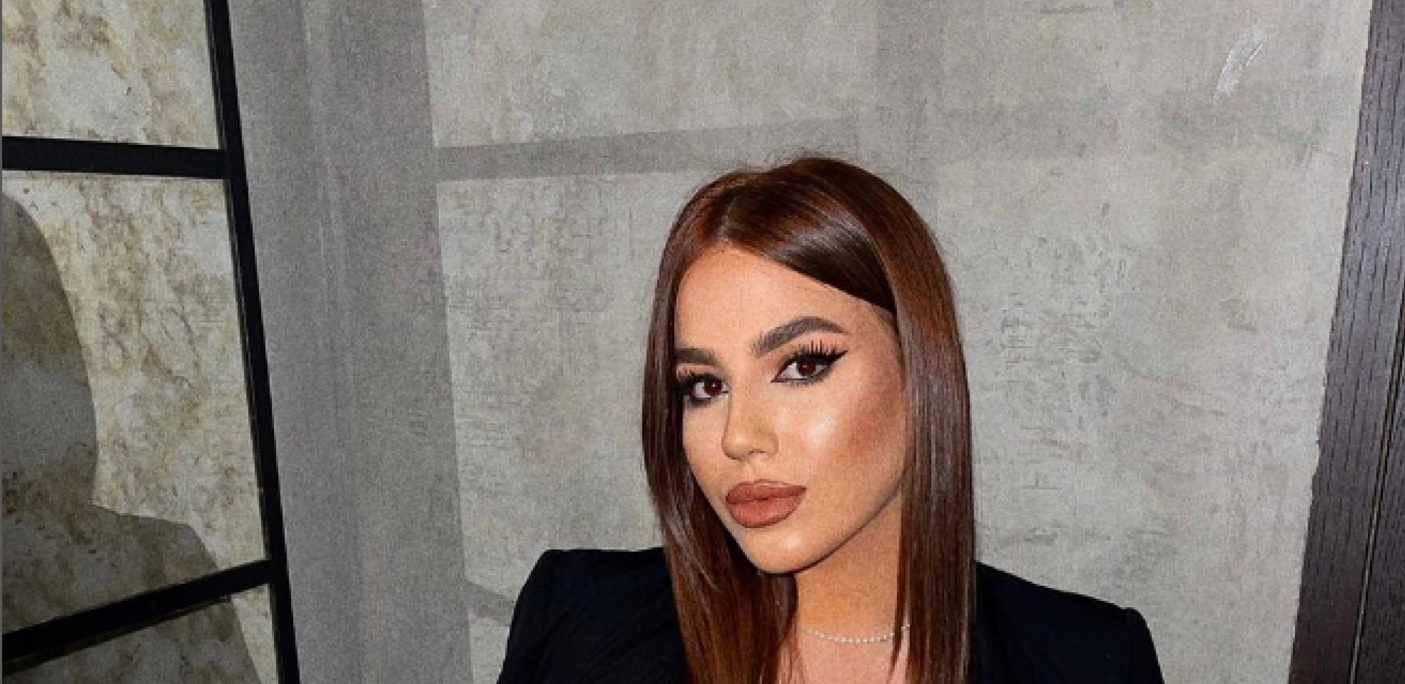 VATRENO IZDANJE ČOLINE ĆERKE! Una zapalila društvene mreže, crni kožni korset joj jedva prekriva grudi (FOTO)