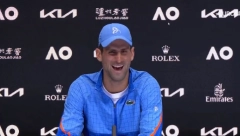 ĐOKOVIĆ PIJAN ULETEO U SOBU Finale Australijan opena, drama, a Novak popio pivo pre doping kontrole