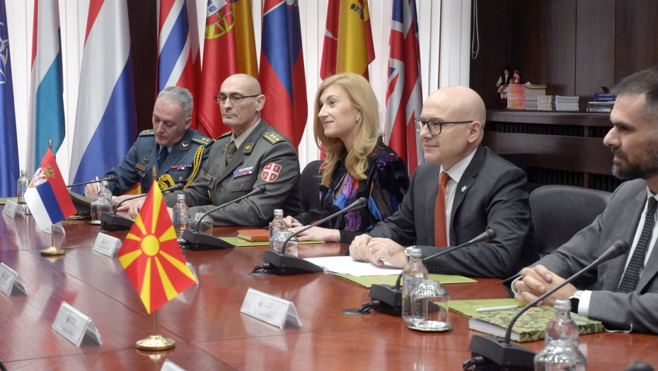 Sastanak ministra Vučevića sa ministarkom Petrovskom