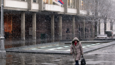 SPREMITE KAPU, ŠAL I KIŠOBRAN Slab sneg i tokom vikenda