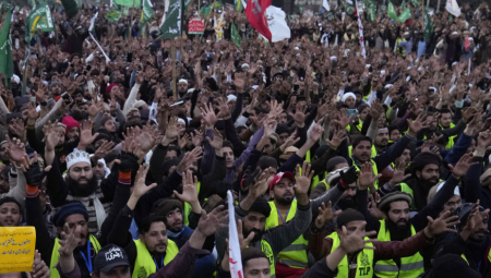 PROTIV PALJENJA KURANA Protesti u Pakistanu, Iraku, Libanu...