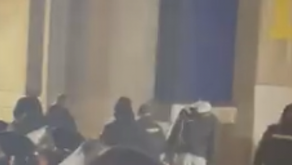 KRENULE VARNICE PRED DERBI Centar crno-belih pogođen u glavu