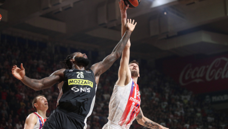 LESOR VREĐAO NEKADAŠNJI KLUB Francuz zajedno sa grobarima pevao pogrdne pesme na račun Zvezde (VIDEO)