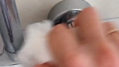 SIJAĆE KAO NOVA Očistite česmu od kamenca samo sa jednim papirom