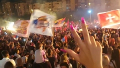 EVO ZAŠTO SE SRBI ZDRAVE SA 3 PRSTA Svi misle da je zbog Svetog Trojstva, ali ne znaju pravi razlog