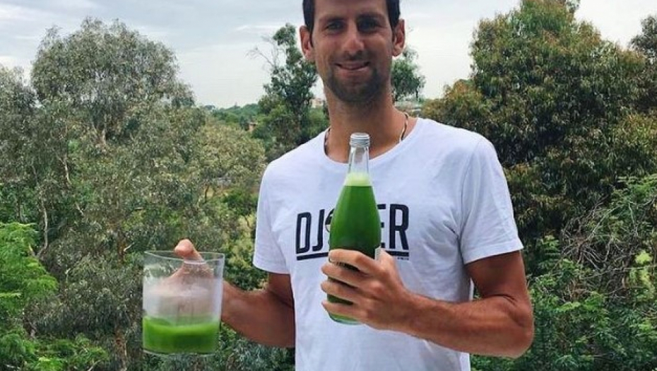 ČAROBNI NAPITAK NOVAKA ĐOKOVIĆA Za jačenje imuniteta jedna namirnica je ključna (RECEPT)