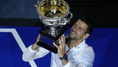 OGLASIO SE NOVAK POSLE TITULE U AUSTRALIJI Đoković otvorio dušu i poslao moćnu poruku: Deco, usudite se da sanjate veliko