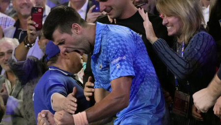 NOVAK SAM PROTIV SVIH Fotografija koja je "zapalila" društvene mreže, dežurni mrzitelji će pući od muke (FOTO)