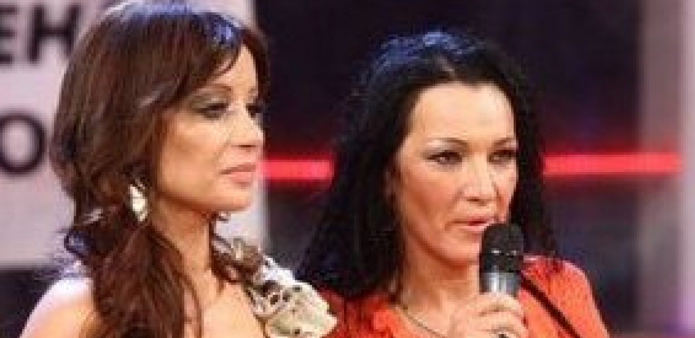 GOCA BOŽINOVSKA JE POSLEDNJA SAZNALA Pevačica doživela šok kada je saznala da joj se ćerka tajno udala OVAKO IZGLEDA MUŽ JELENE VUČKOVIĆ