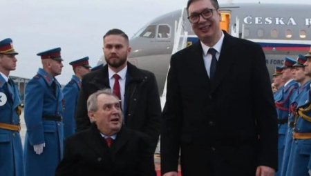 VUČIĆ DOČEKAO ZEMANA Predsednik Srbije ugostiće češkog predsednika u dvodnevnoj poseti (FOTO)