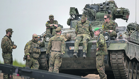 BERLIN NA "PREKRETNICI" Hegel: Bundesver nema dovoljno ni vojnika, ni oružja