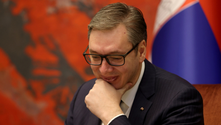 VUČIĆ SREĆAN I POČASTVOVAN Srbija učestvuje na Sajmu naoružanja i vojne opreme u UAE