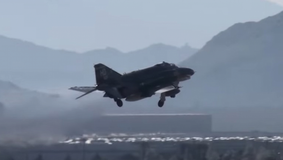 PILOT POGINUO Srušio se vojni avion u Grčkoj (FOTO)