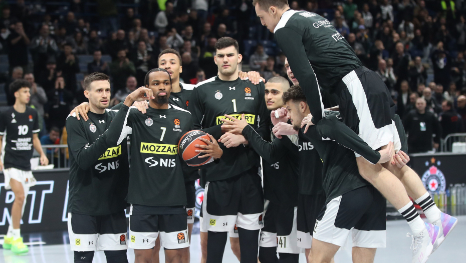 LETI, LETI, EGZUM Monstruozno zakucavanje Australijanca potez kola u Evroligi (VIDEO)