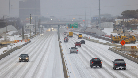 PAŠĆE OD 10 DO 20 CM SNEGA U OVIM DELOVIMA ZEMLJE Putevi Srbije apeluju na vozače zbog vremenskih nepogoda