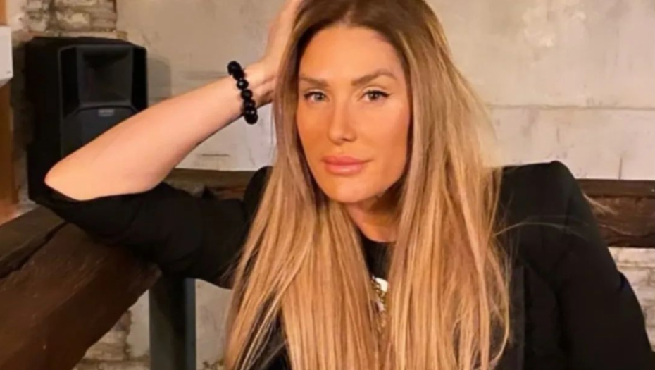 ANA NE PRESTAJE DA IZNOSI PRLJAV VEŠ O PORODICI SLAVNIĆ "NA ULICI JE JER JE ISPUŠTEN OD MOKE"