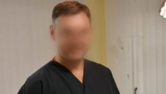 HIRURG OSUMNJIČEN ZA NASILJE U PORODICI STIGAO U TUŽILAŠTVO Na glavi je imao kapuljaču, a na rukama lisice