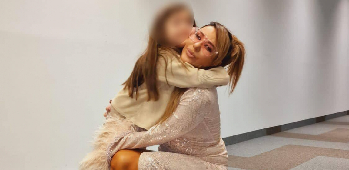 ANA NIKOLIĆ RIZIKUJE DA IZGUBI STARATELJSTVO NAD ĆERKOM Evo gde se nalazi pevačica dok Rasta čuva dete!