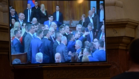 "DIVLJAŠTVOM ŽELE DA POBEDE ARGUMENTE" Vesić: Pokušaj državnog udara