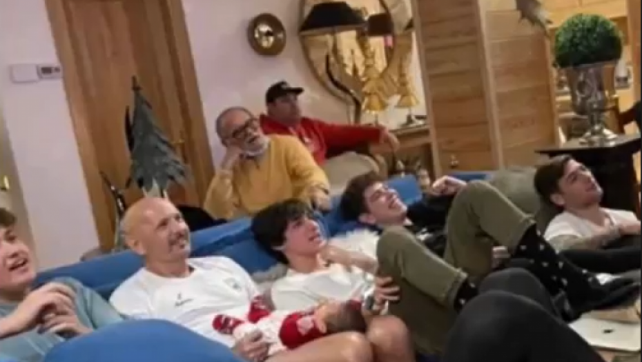 POTRESNA FOTOGRAFIJA MIHINOG SINA Nedelja, svi ste tu, a mene s vama nema (FOTO)