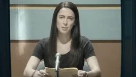 GLEDAOCI MISLILI DA JE ŠALA Novinarka se ubila pred kamerama, a razlog je pretužan