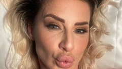 Milica Dabović ponovo provocira svojim minijaturnim bikinijem, a komentari se samo nizaju "GORNJI DEO NISI MORALA NI DA OBLAČIŠ" (FOTO)