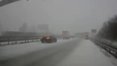 ZAŠTO SVI IZLAZE IZ KOLA I PO SNEGU PRESKAČU OGRADU Ovo niste učili u auto školi, a razlog je strašan