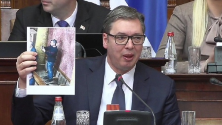 VUČIĆ RASTURIO ĆUTU! Pokazao fotografiju koja sve otkriva (FOTO)