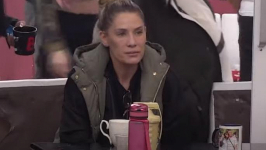 "DOSTA SAM SAGINJALA GLAVU!" Ana donela ŠOK ODLUKU, ne može više da izdrži, Zorica joj poručila da je DOSTA ĆUTALA!