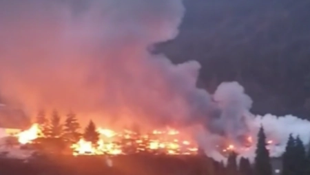 STRAVIČAN POŽAR Nastradali majka i sedmoro dece