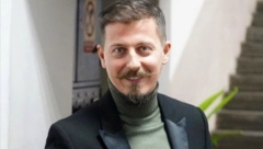 POKAZAO KOLIKO JE VEŠT U KUHINJI Dinča pored pevanja, voli i da kuva, a sada je otišao korak dalje