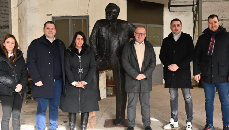 Vesić: Posle 37 godina, Branko Pešić se vraća kući (FOTO)