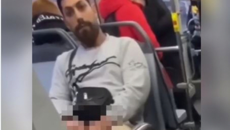 HOROR U BEOGRADU Deca usnimila pedofila kako masturbira pred njima u prepunom autobusu! (VIDEO)