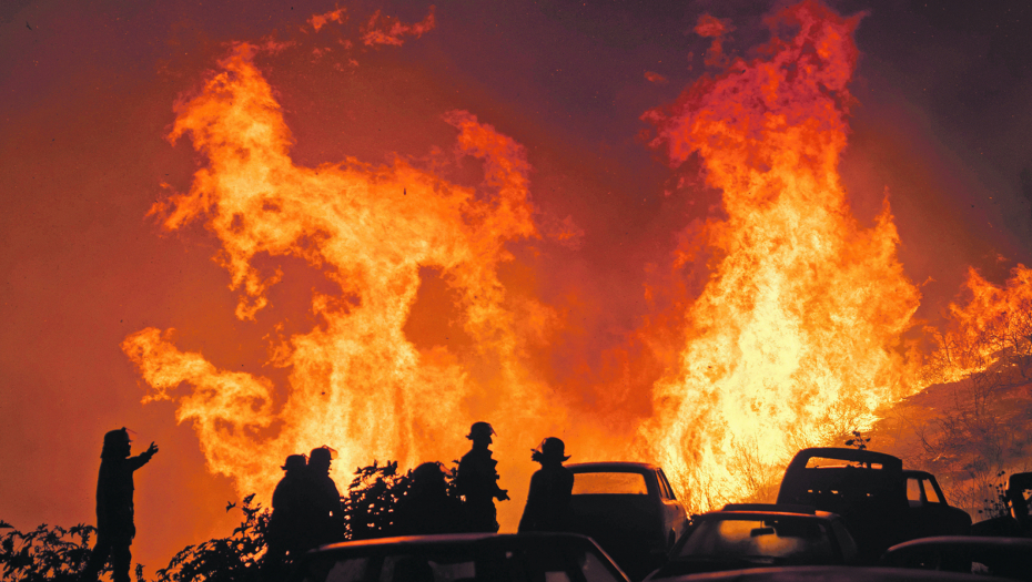 LJUDI IZGORELI ŽIVI U AUTOMOBILIMA! Tragedija za tragedijom