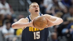 JOKIĆ NE MOŽE UVEK SVE SAM Srbin izgubio, ali o dodavanju preko celog terena priča cela Amerika (VIDEO)