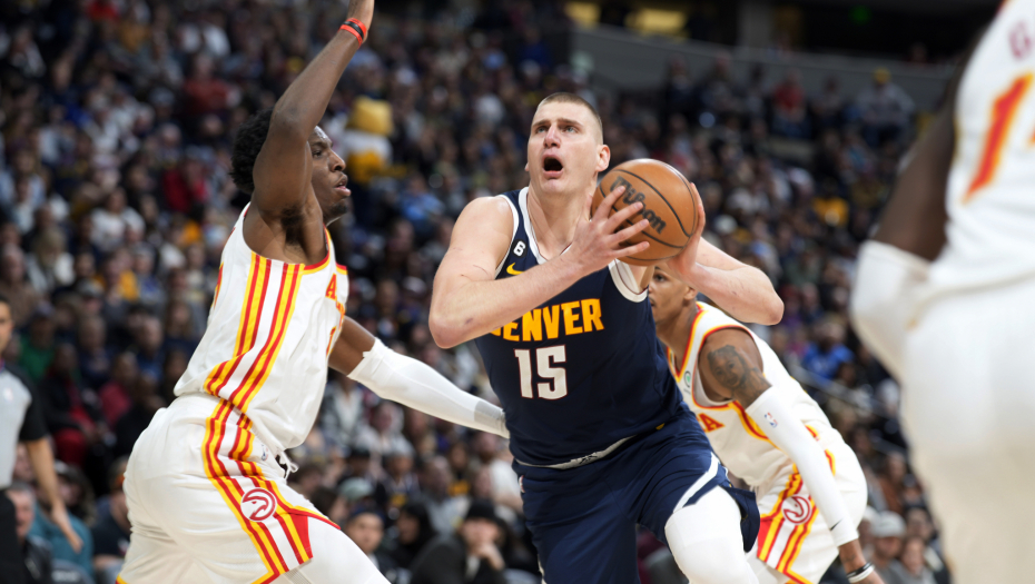 KOŠARKAŠKA POEZIJA NA DELU Pogledajte fenomenalnu asistenciju Jokića (VIDEO)