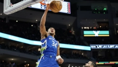 UBEDILI SU JANISA Evo gde ostaje Adetokumbo, imaće "igračku opciju"