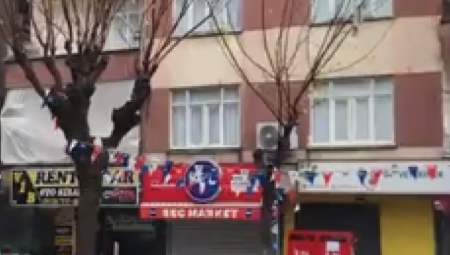 JEZIV SNIMAK IZ TURSKE! Snimili kako se ruši cela zgrada! (UZNEMIRAVAJUĆI VIDEO)