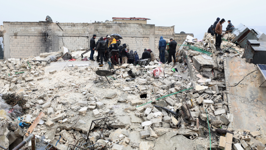 KLUB SE HITNO OGLASIO Suprugu su pronašli, ali njega ne mogu: Poznati golman zarobljen u ruševinama (FOTO)