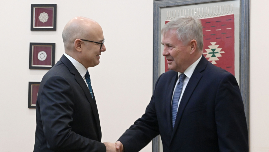 ZAHVALNOST ZA PRINCIPIJELAN  STAV Ministar Vučević razgovarao sa ambasadorom Slovačke (FOTO)