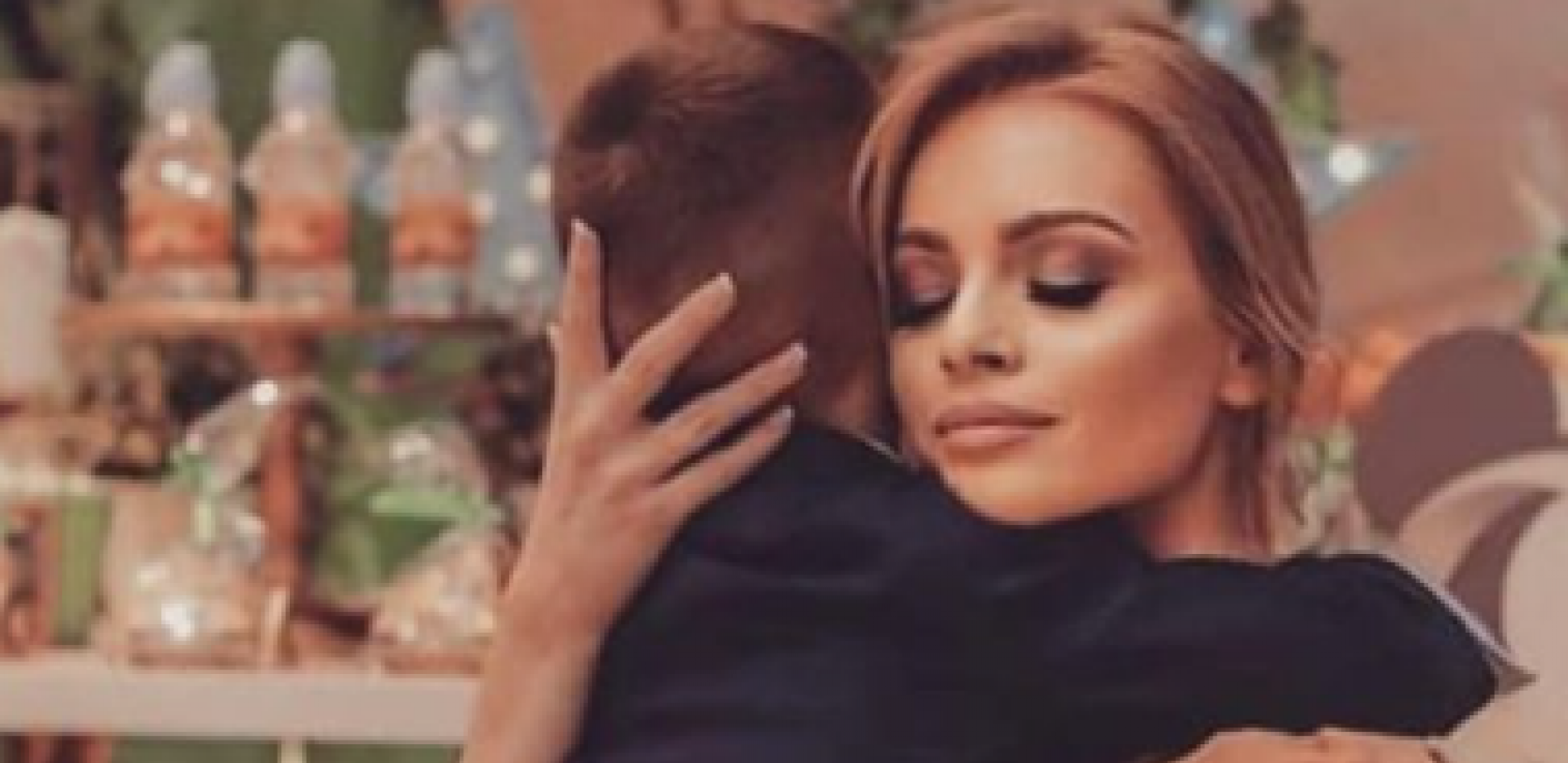 JELENA KOSTOV SA SVIMA JE PODELILA SREĆU KOJU OSEĆA "VOLIM TE, NE MOŽEŠ NI DA ZAMISLIŠ KOLIKO"