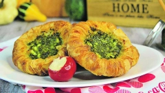 DOMAĆINSKI DORUČAK Fantastični recepti za zelena gnezda, metropol salatu, zapečeni krompir...